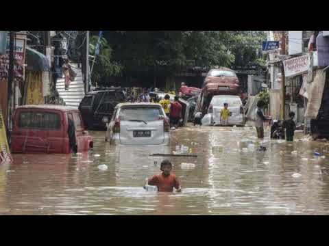 How is the condition of flooding in Indonesia_ADAM LUTFI ALDIAN_222170045_ A