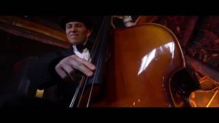 ����� ����