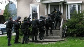 SWAT TEAM Treat Citizens like DOGS  Confines INFOWARS Reporter To His Own Home  POLICE STATE