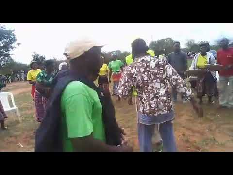 Gasiaaaa on the floor