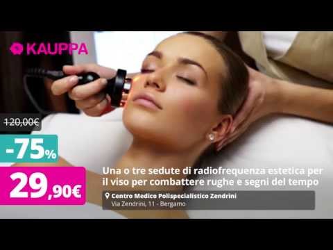 La faccia schiarente fa i bagagli da argilla e miele per la persona Perché è impossibile sottoporre una maschera a occhi