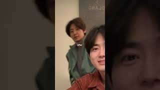 Download lagu Chanyeol reaction during Insta live #exo #chanyeol mp3