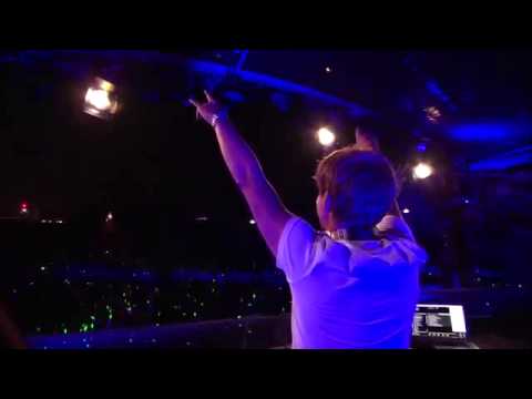 Tomorrowland 2013 @Armin playing - Here & Now On The Run (Sandro Vanniel Mashup)