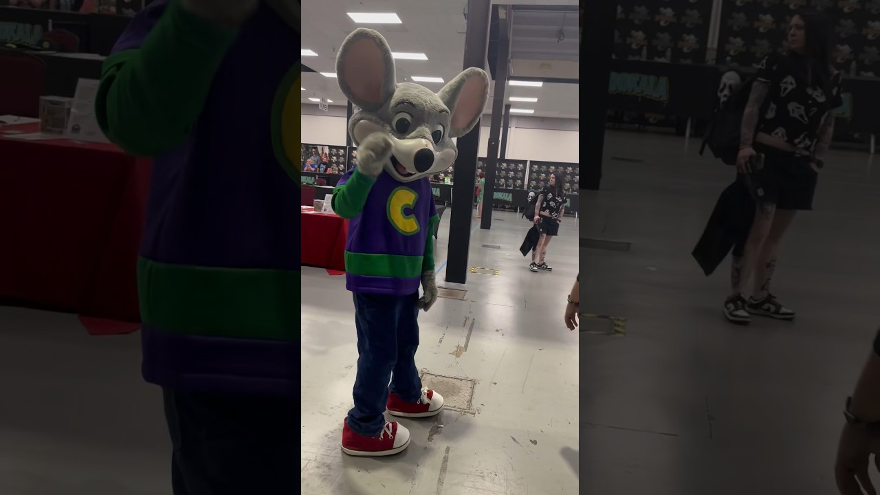 Chuck E. Cheese Cosplay!! #chuckecheese #viral #halloween #spookala #childhood