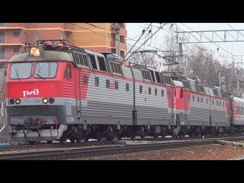 Электровозы ЧС7-264 + ЧС7-098 с фирменным поездом №84 'Москва - Приобье'