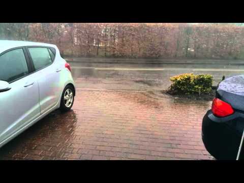 HUGE RAINSTORM IN NOTTINGHAM, UK!! 17:54 - 17:57!! FLOODING EVERYWHERE!!