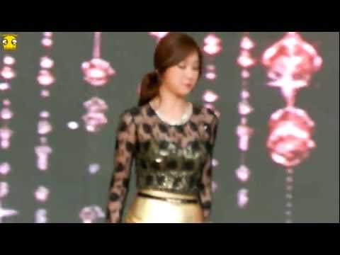 [FANCAM] 120521 MBC Korean Music Wave 2012 SISTAR (씨스타)  Soyu (소유)  Focus - Alone [HD]