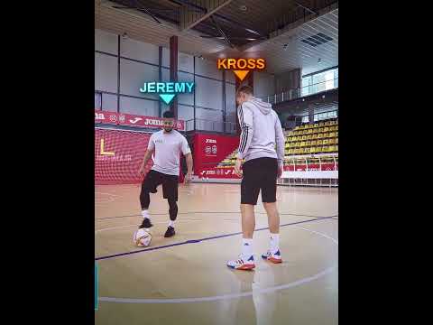 When Toni Kroos is extremely focused..🔥🤯 #tonikroos #jeremylynch #freestyle #flinch #challenge #cr7