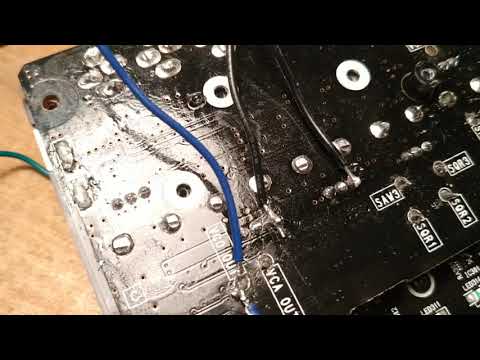 Korg Volca Bass ( FM MOD ) ( VCO MUTE ) ( AUDIO IN ) Tutorial!