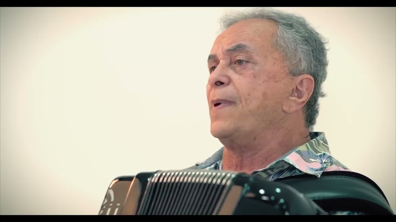 Homenageamos todos as mamães através do poeta cantor Flávio José.