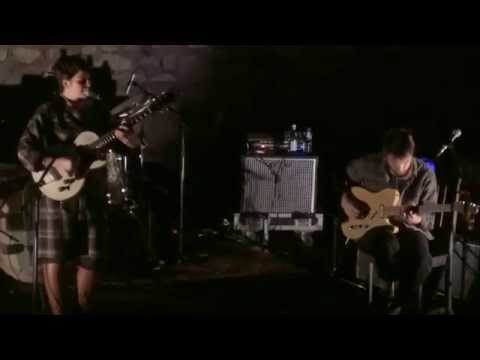 Jesca Hoop (feat. Blake Mills) - Murder Of Birds (HD) Live In Paris 2015