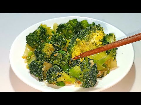 Cách xào súp lơ xanh giòn thơm ngon - Combo Món Ăn