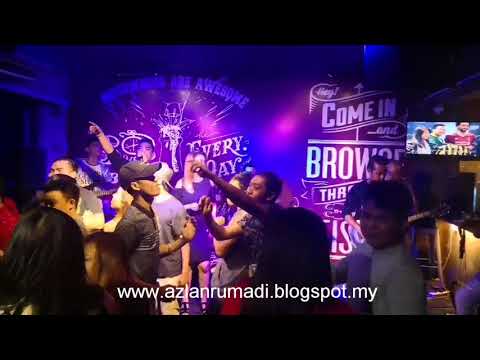 MR. SANUH BY SIDE SIXTH BAND AT MOTOWNERS CAFE, KUCHING SARAWAK. - MARCH 2018.
