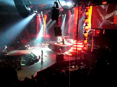 Guns N' Roses - Sweet Child O' Mine, Halifax Metro Center - February 4th, 2010