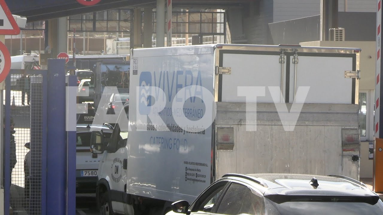 Aduana comercial: un camión con mercancía cruza Tarajal
