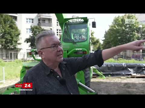 Wohnen im Bethanienkirchturm am Mirbachplatz in Berlin Weißensee, Aug 2024. Geläut bleibt erhalten!
