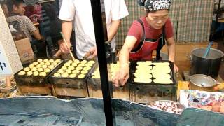 preview picture of video 'Making Akashiyaki　（　きむらや　）TakoYaki, Japan Akashi'