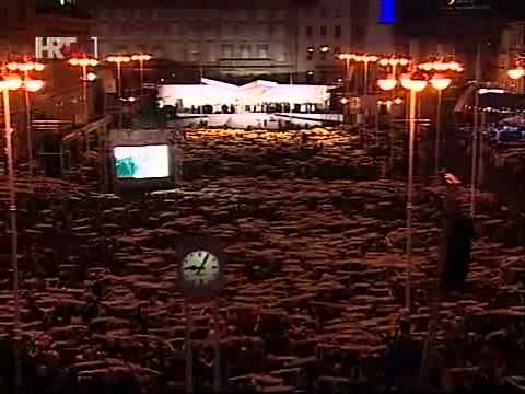 Krist na žalu, Papa u Hrvatskoj