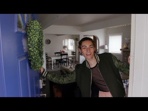 Art Zone: Up close and personal with Benicio Bryant