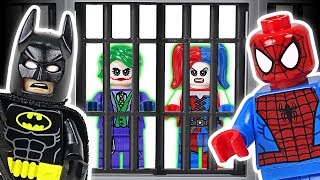 LEGO Villains escaped from police station prison! Batman, SpiderMan run and chase! - DuDuPopTOY
