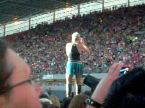 whats up - Pink live at Thomond Park 20/06/2010