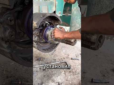 😱 Ему сказали нанести немного смазки, а он взял целое ведро! 😂🔧