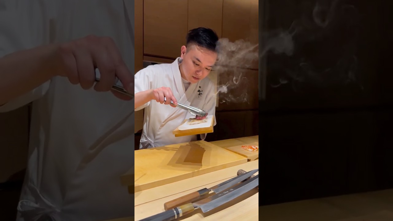 炭を直当てして炙る…ノドグロ寿司の海苔包みにノックアウト！ #sushi #寿司