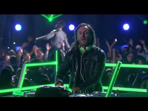 David Guetta feat. Akon & Ne-Yo - Play Hard (Billboard Music Awards 2013) HD