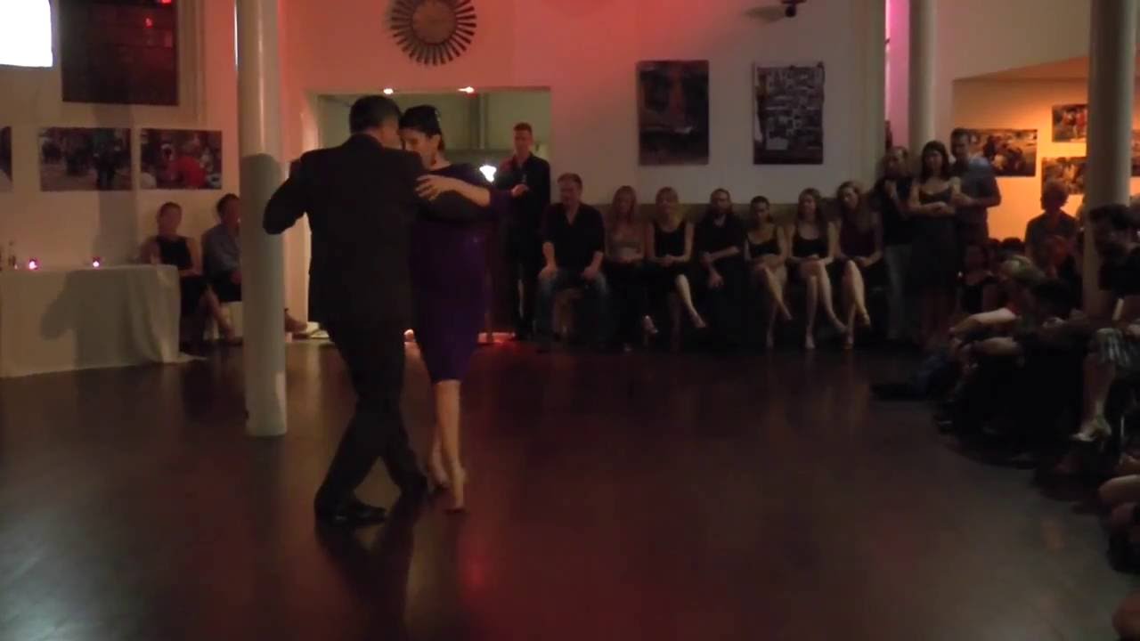 Paulina Cazabon & Jose Luis Gonzalez in Santa Milonguita (1) 'Yapeyu" J.d'Arienzo