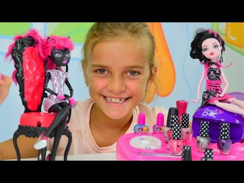 Spielspaß mit den Puppen  - Ayça will wie Frankie Stein sein