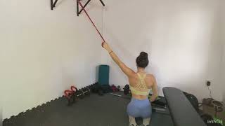 Pullover espalda con goma