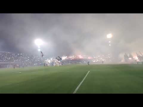 "El mejor recibimiento de la historia" Barra: Los Piratas Celestes de Alberdi • Club: Belgrano • País: Argentina