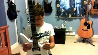 Video thumbnail for Unboxing Schecter Synyster Gates Special (White) by TheGamerGuyHD