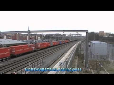 super freight train 86612+86604+86610+86605 was(4m54) intermodal train@tamworth on the 03/03/2011