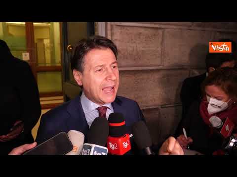 Conte: "Il Green Pass non va abolito"