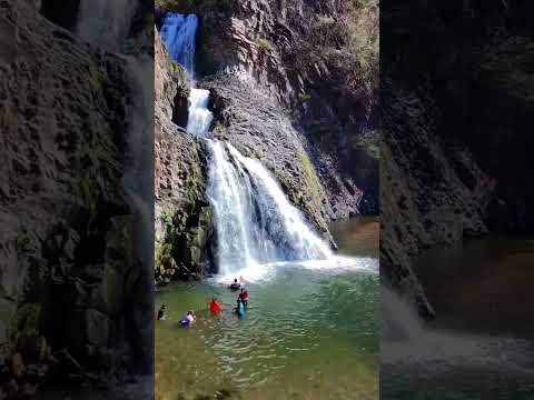 Impresionante cascada de El Chorrerón, del distrito de Santa María Ostuma, La Paz Centro.