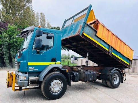 DAF 55.220 4X2 THREE WAY TIPPER C/W CUTHBERTSON DE-MOUNT SPREADER
