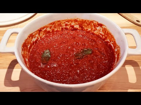 Homemade Tomato Sauce Recipe (THE BEST)