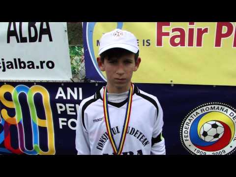 ANDREI ROŞU UNIREA JUNIORS ALBA IULIA CEL MAI TEHNIC JUCĂTOR HAGI DANONE 2013