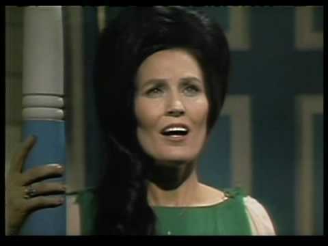 Videoclip de Dear Uncle Sam — Loretta Lynn