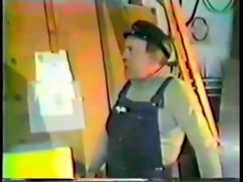 Von Dutch full interview by Big Daddy Roth about striping and lettering.