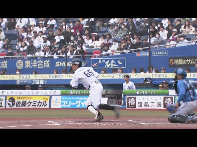 【2回裏】アピール!! マリーンズ・寺地隆成 初球を捉えたタイムリーヒットを放つ!! 2025年3月12日 千葉ロッテマリーンズ 対 北海道日本ハムファイターズ