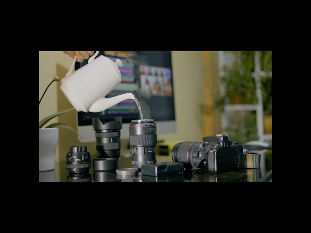 Vídeo relacionado con Taza de café con lente de cámara, taza de café divertida de 350 ml, cerámica, pulida, tazas coleccionables para fotógrafos, recuerdo para bebidas frías y calientes, té, leche, 9,5 x 8 cm