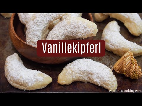 Vanillekipferl (German vanilla crescent cookies)
