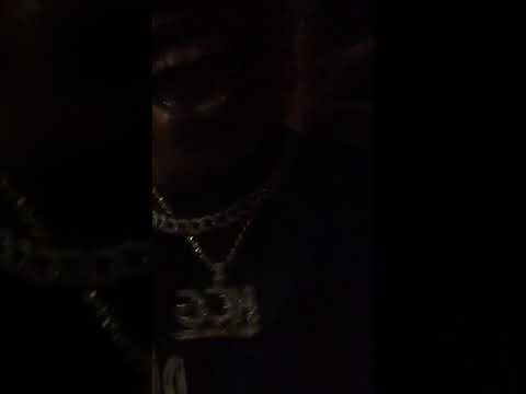 @kreamdslim showing off his Kream Clicc Chain