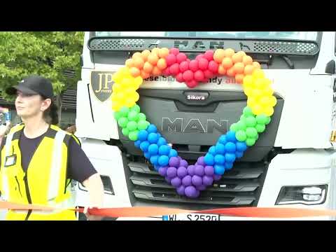 Video Thumbnail: Hamburg holds Pride parade after Berlin attack