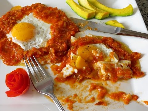 Huevos Rancheros Mexicanos -- The Frugal Chef