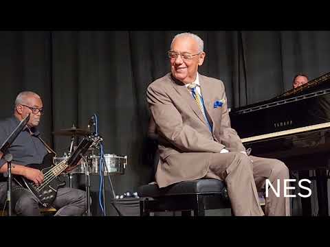 Enrico Henriquez from Curaçao playing the waltz "La Caricia"
