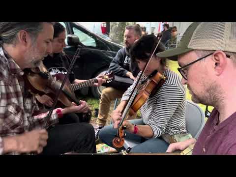 Amy Alvey & Steve Selin fiddles - clifftop West Virginia Appalachian stringband festival jam 2023