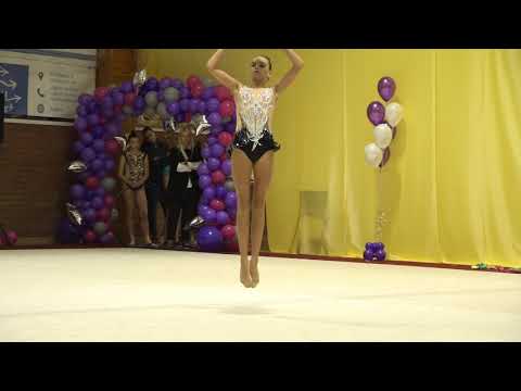 Мазур Вікторія 2005 мяч